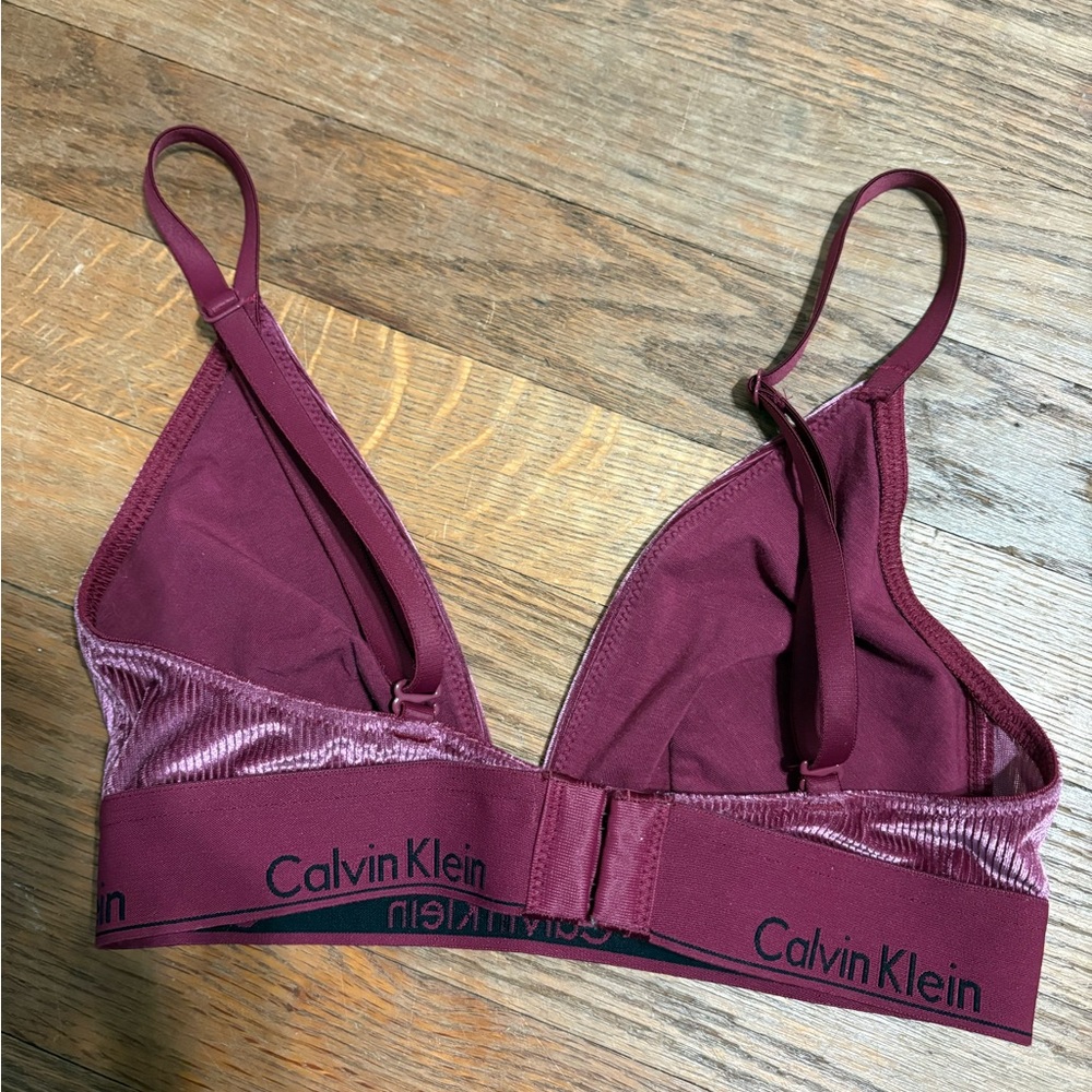 Calvin Klein Deep Red Intimate Set - Picture 5 of 5